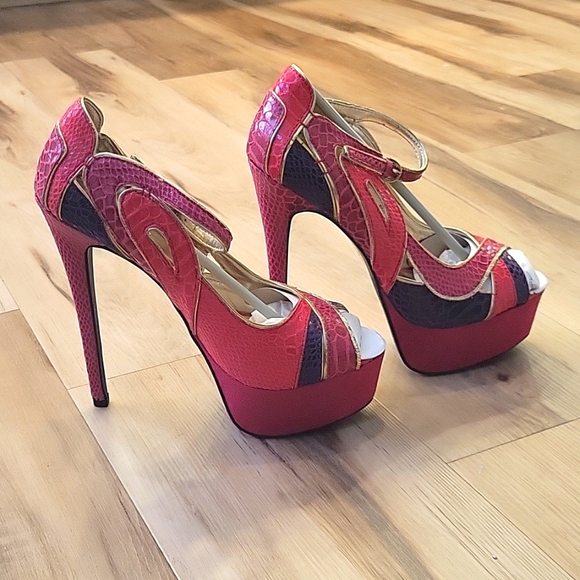 bebe Clarissa Platform High Heel Pump 8 - Picture 5 of 6